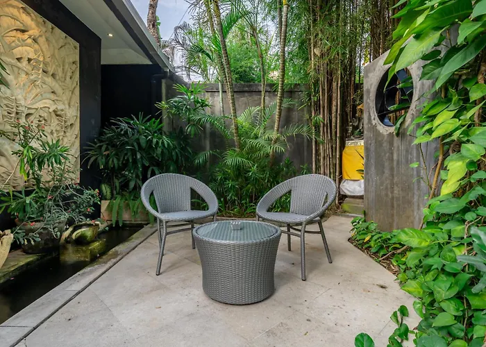 Villa Alchemy Private 4 Bedroom Eat Street 10 Steps To Revolver Cafe Seminyak 